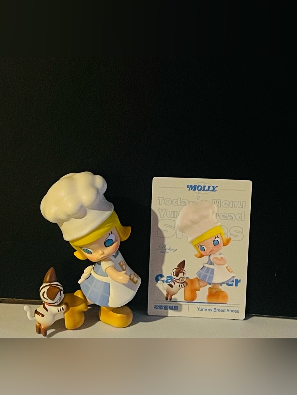 MOLLY Yummy Bread Shoes Chef Girl Figure - White & Yellow